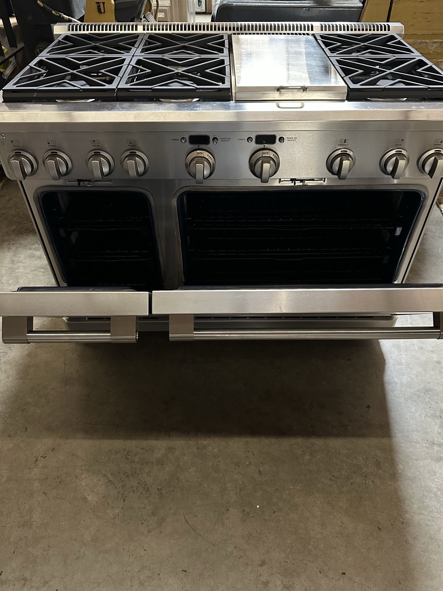 MONOGRAM 48 inch gas stove range for Sale in Hesperia, CA OfferUp