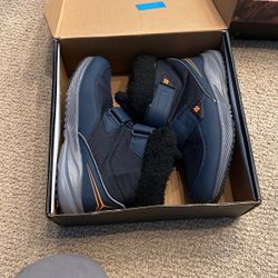 Kids/Boys Snow Boots Size 5