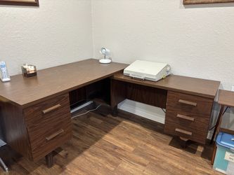 Computer desk