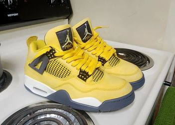Jordan retro 4s lighting 9.5