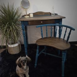 Cute Vintage Desk