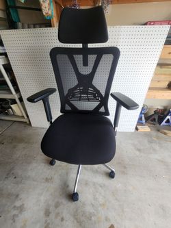 Ergonomic office desk chair