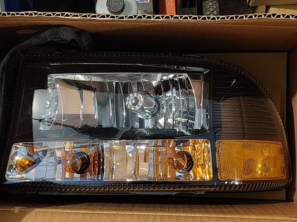 Custom Headlights 99-02 Durango/ Dakota
