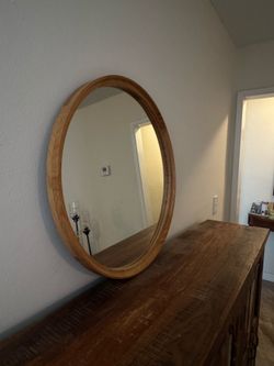 Round mirror
