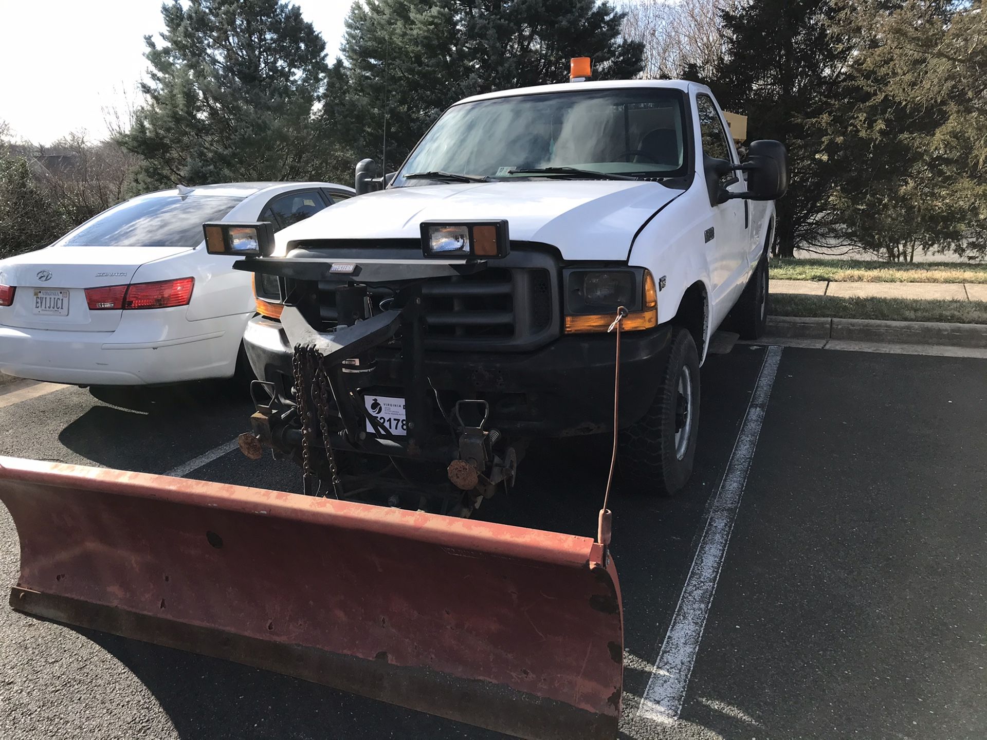 Ford f 250. 5.7. L whi Snow Plow. Work. Miles 90.243