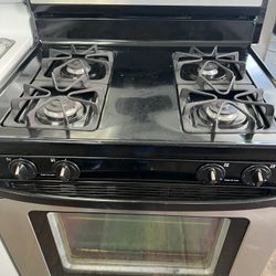 Stainless Steel Gas Stove like brand New And 3 Months Warranty 