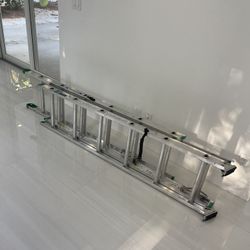 10 Foot Retractable ladder Brand New 