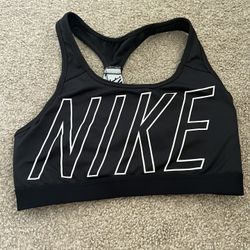 Women’s Nike Logo Sports Bra