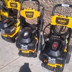 DEWALT 3100 PSI Honda Engine Pressure Washer 