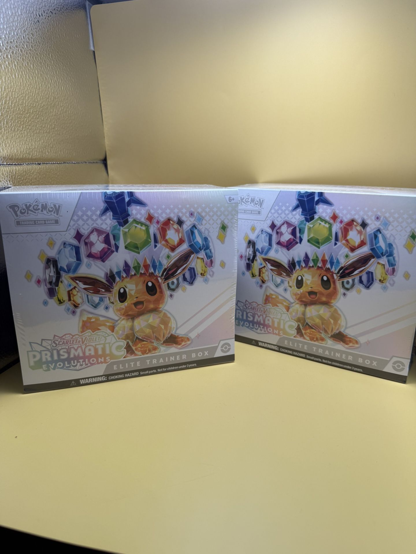 Pokemon Prismatic Evolutions ETB