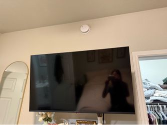 43” Insignia  TV