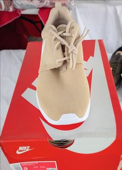 Nike Women Roshe One Running Sneaker Size 9