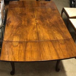 Antique Burled  Walnut Draw Leaf Dining Table w/ 4 Chairs