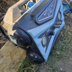 Hitachi Air Compressor In Good Working Condition  Come Check  It Out Won't Lat 