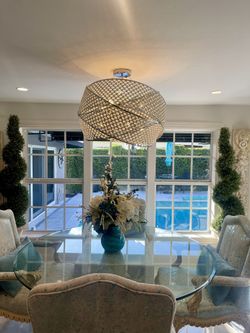 Chandelier Dinning