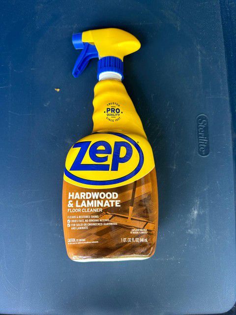 NEW Zep Commercial 32 Oz Hardwood & Laminate Floor Cleaner Clean & Restore Shine