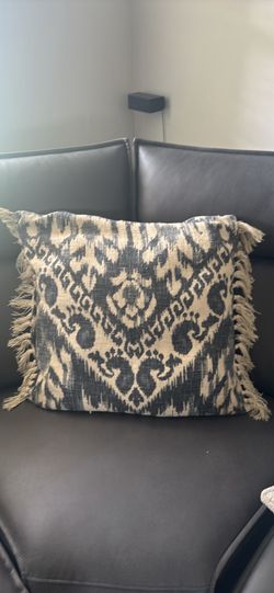 Large Throw pillow 