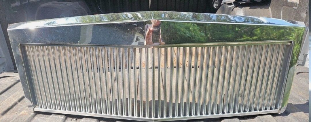 93-96 Cadillac Fleetwood  Grill Chrome  E&G style House Grill 