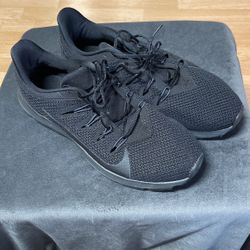 Black Nike Shoes