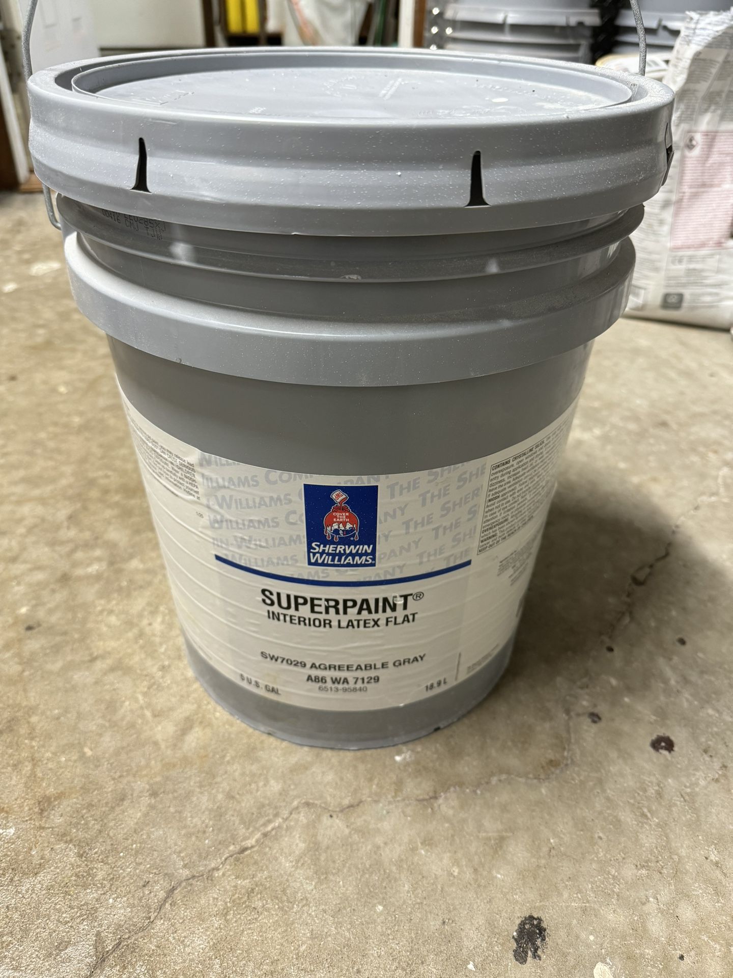 Sealed Agreeable Gray  Flat