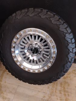 17 KMC rims 6 lug 6x139 on used tires 285 70 17
