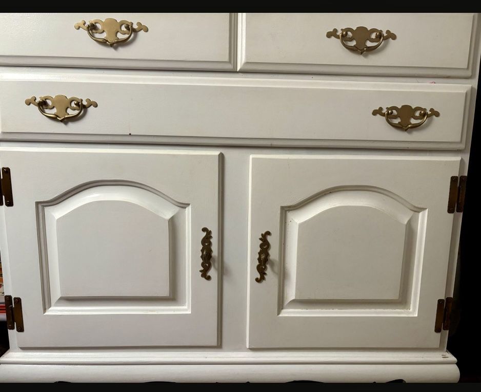 White Child’s Dresser With Storage 