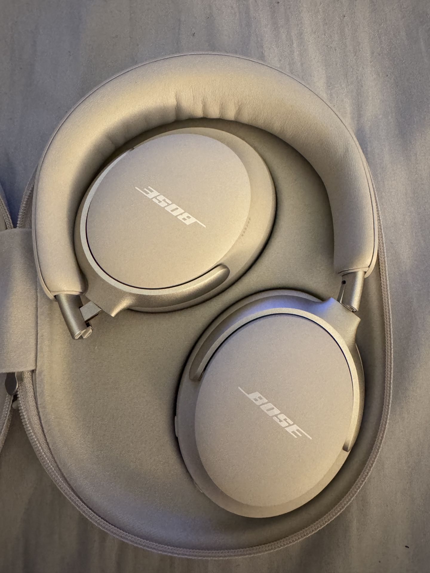 Like New Bose Quietcomfort Ultra 