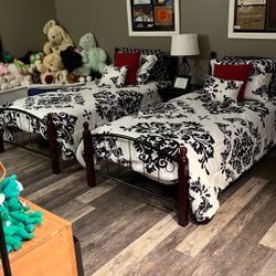 Twin Beds 
