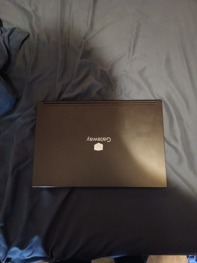 Gateway 15.6" gaming Laptop