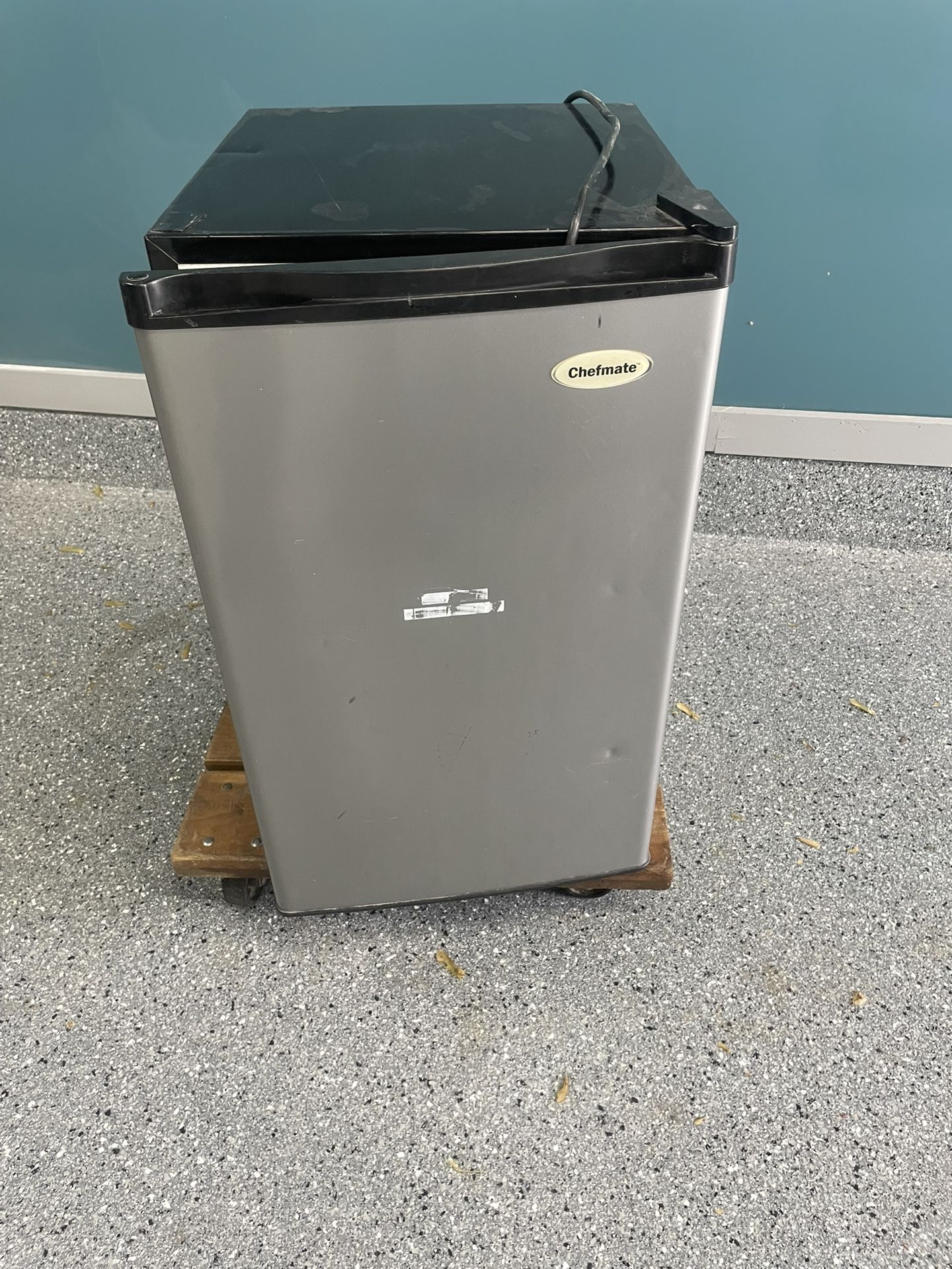 Chef mate Mini Fridge