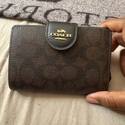 Coach Corner Zip Wallet