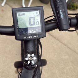 5 Speed SONDORS Eléctrico, Bike Works In Runs. Good. Expensive Bike.