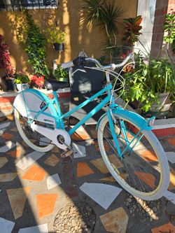 Huffy Supreme Woman's Road Bike 7-Speed