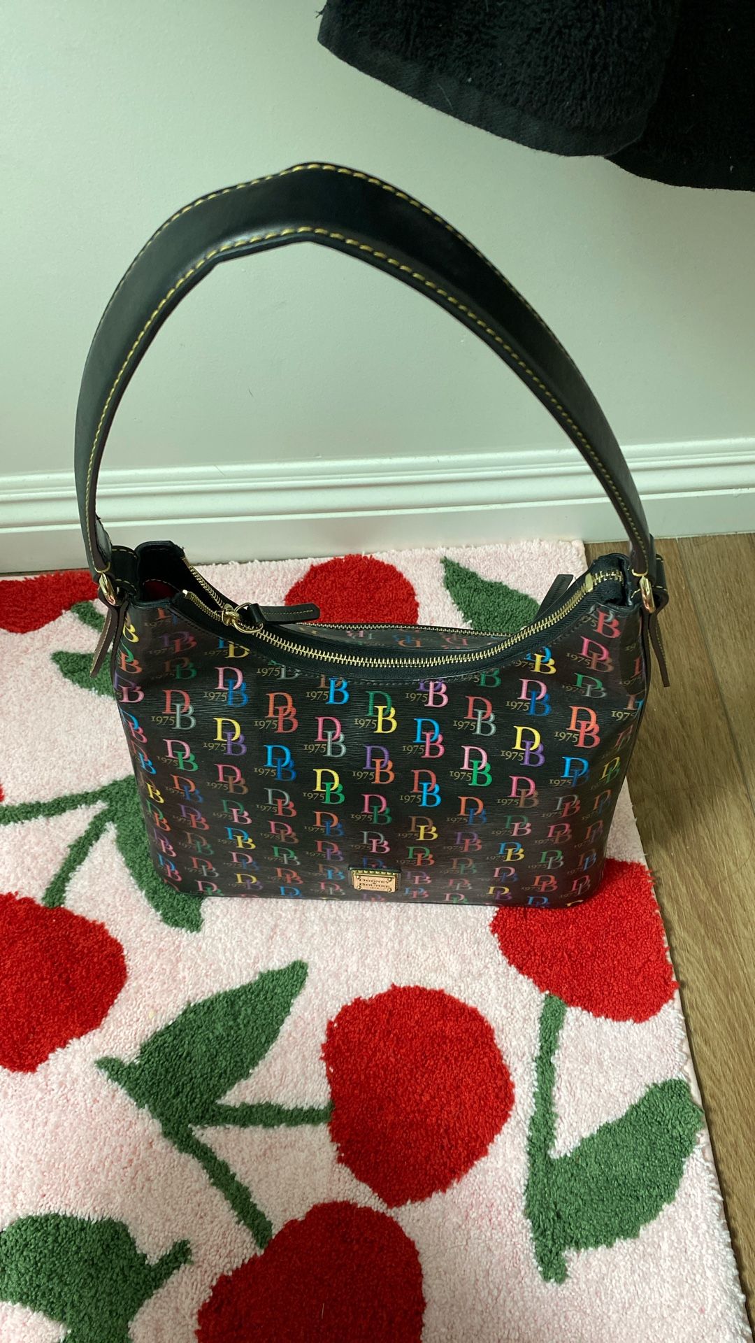 Dooney & Bourke Vintage Bag .