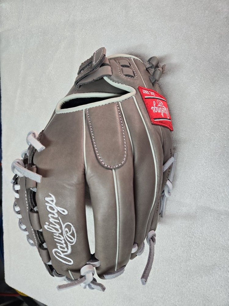 Rawlings R9 Series 12-inch fastpitch softball glove