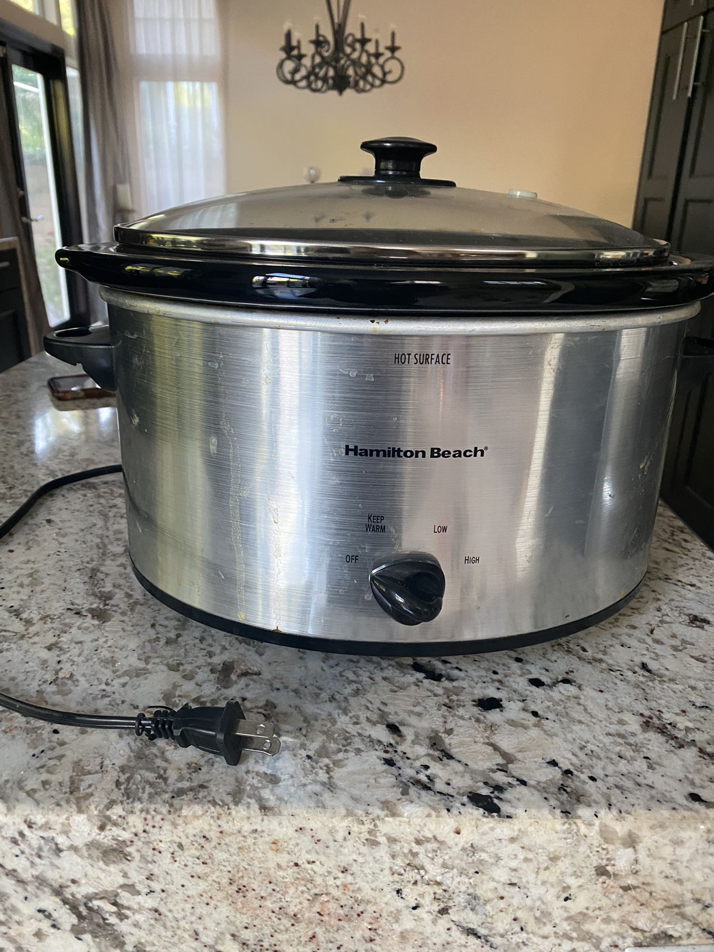 Slow cooker