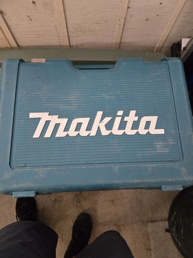Makita Roarty Hammer
