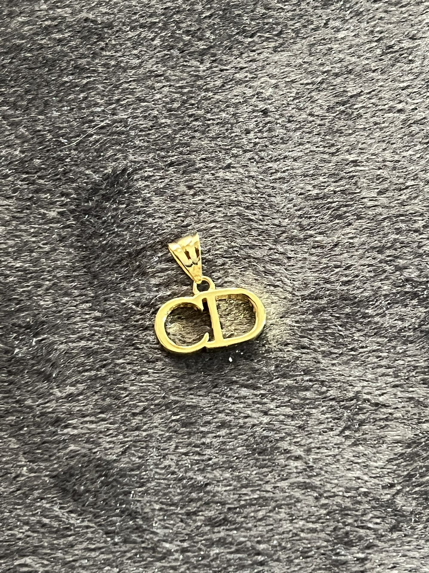 18k Saudi Gold CD Pendant