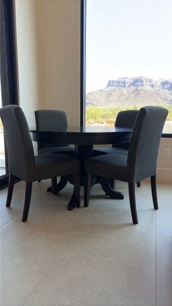 48 inch round table and four chairs