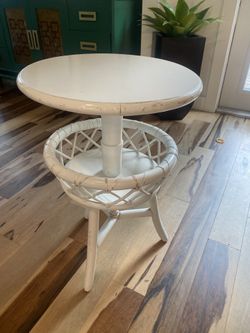 Adorable Wood Small Table With Basket