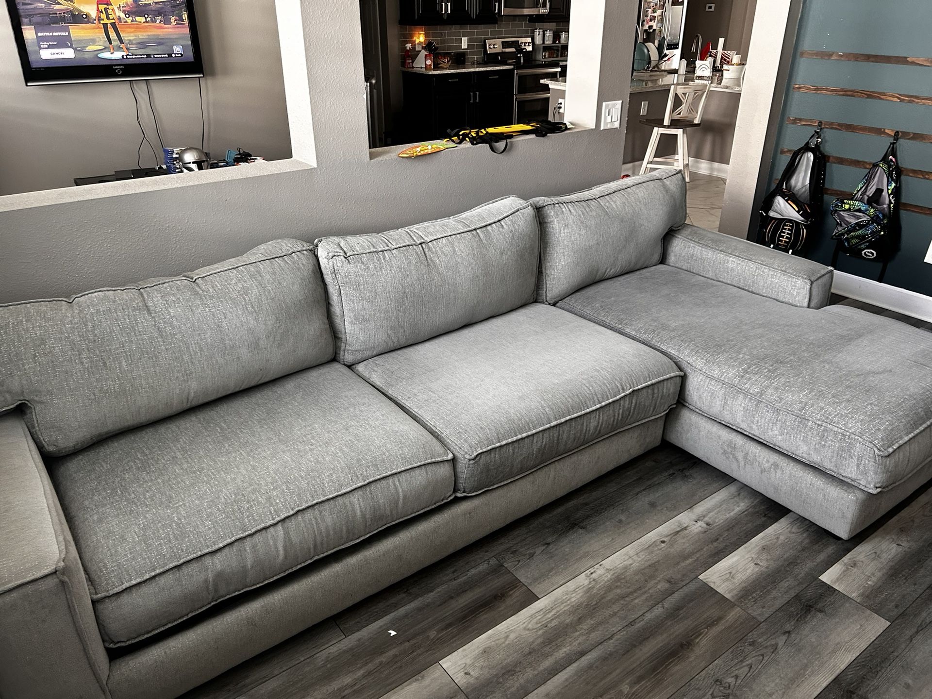 Sofa With Lounge