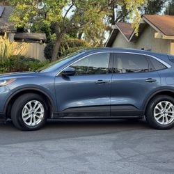 2020 Ford Escape SE - 92k Miles Clean