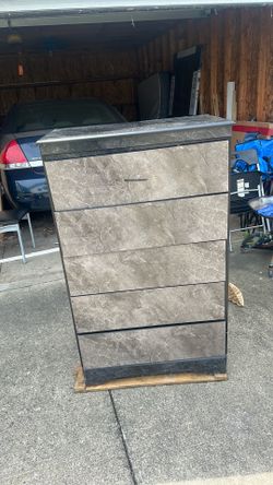 Memphis black chest
