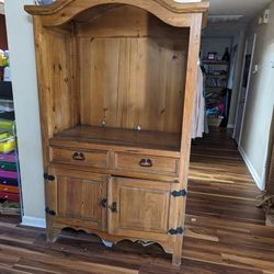 🌿Mexican Pine Armoire🌿 $100