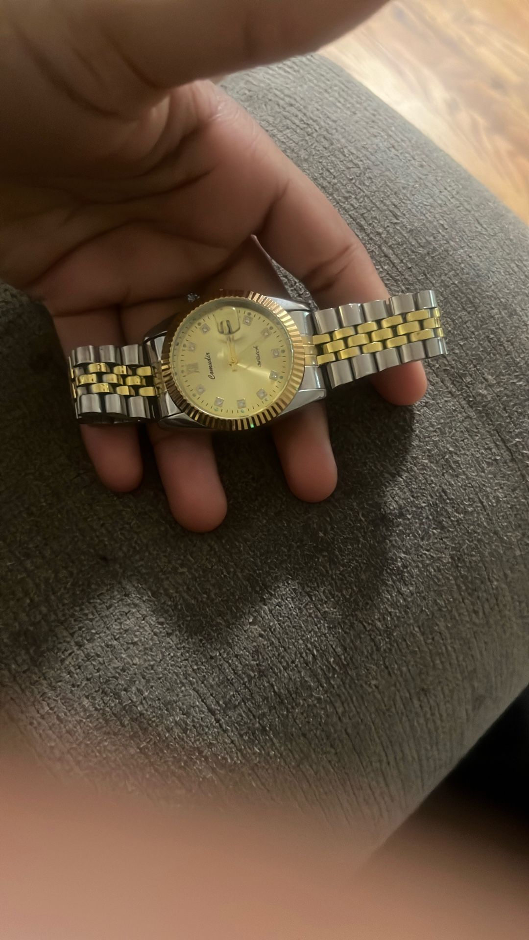 Comudin Watch