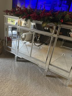 Buffet Cabinet READ DESCRIPTION!!