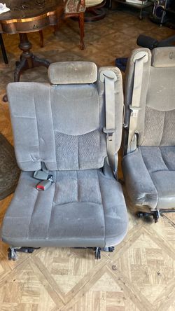 2004 Tahoe Gray Cloth SUV Third Row Seats