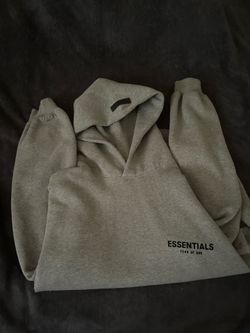 Essential hoodie