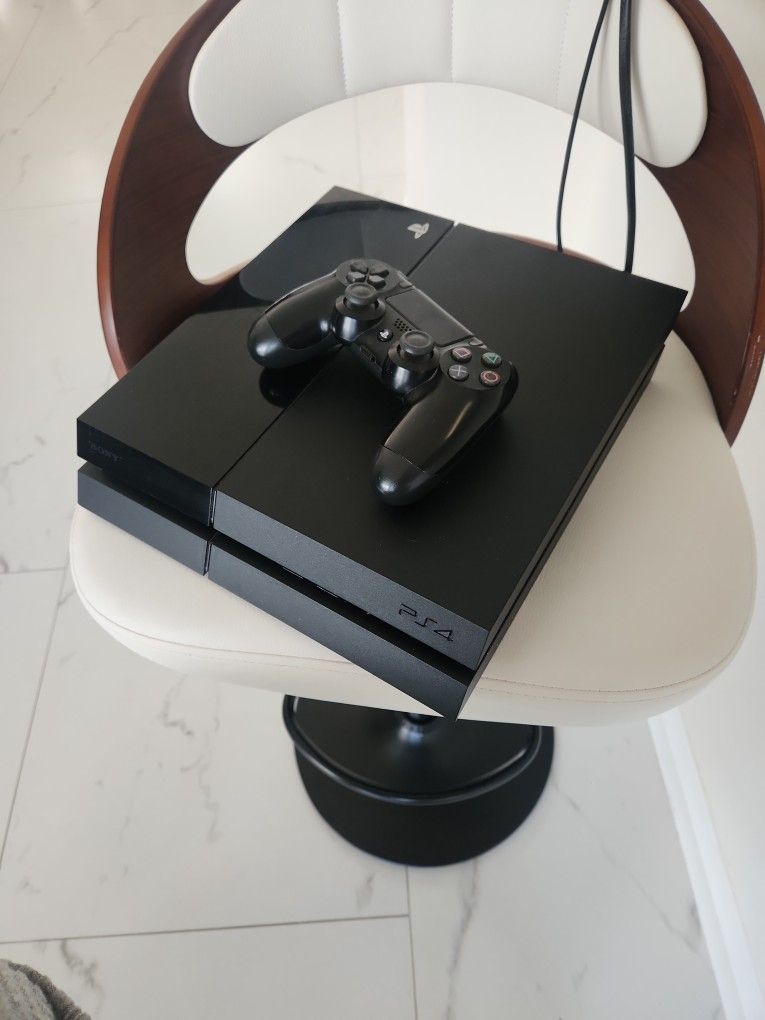PS4 With Controller