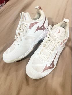 Girl volleyball Shoes size 6.0